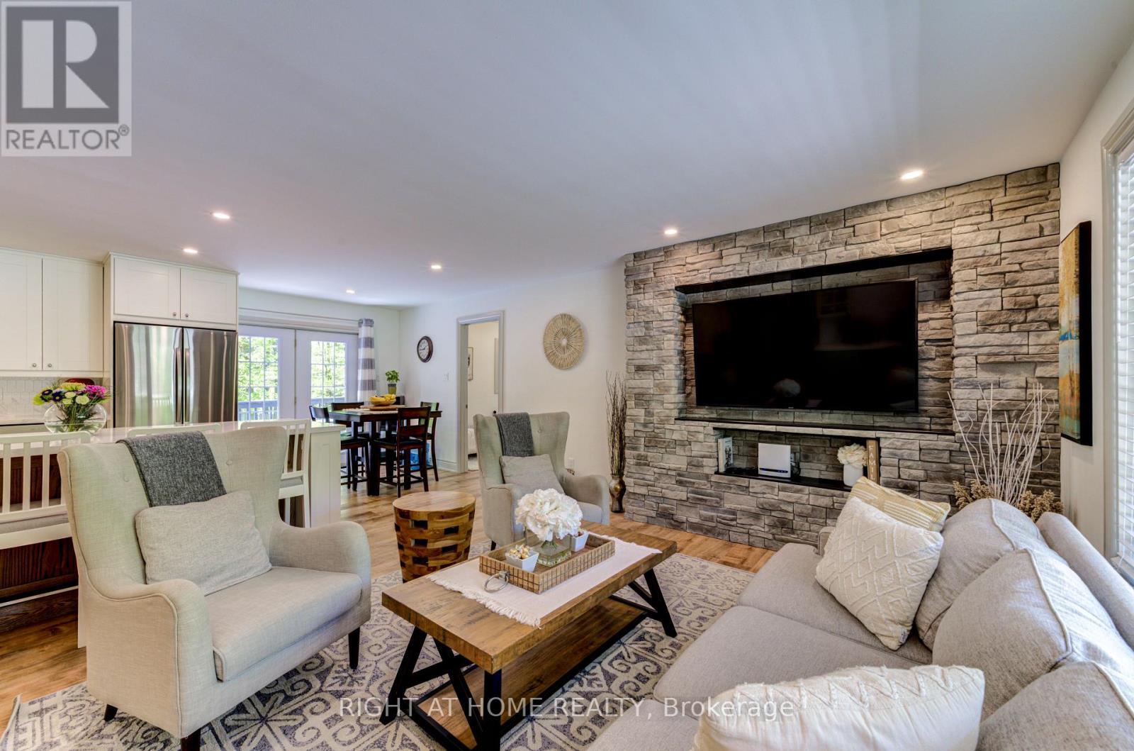 214 Desroches Trail, Tiny, ON - Indoor Photo Showing Living Room