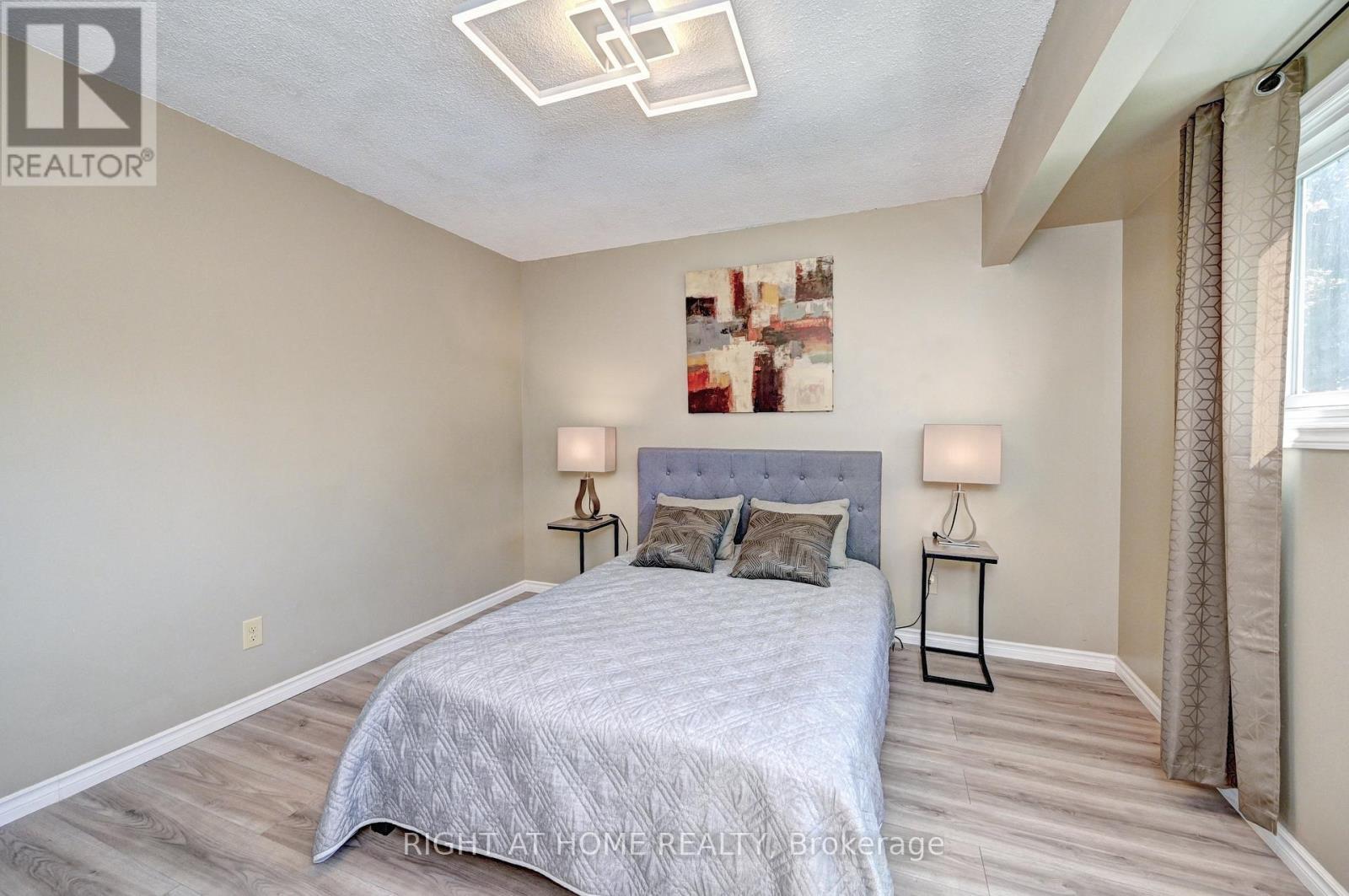 92 Pinemeadow Crescent, Waterloo, ON - Indoor Photo Showing Bedroom