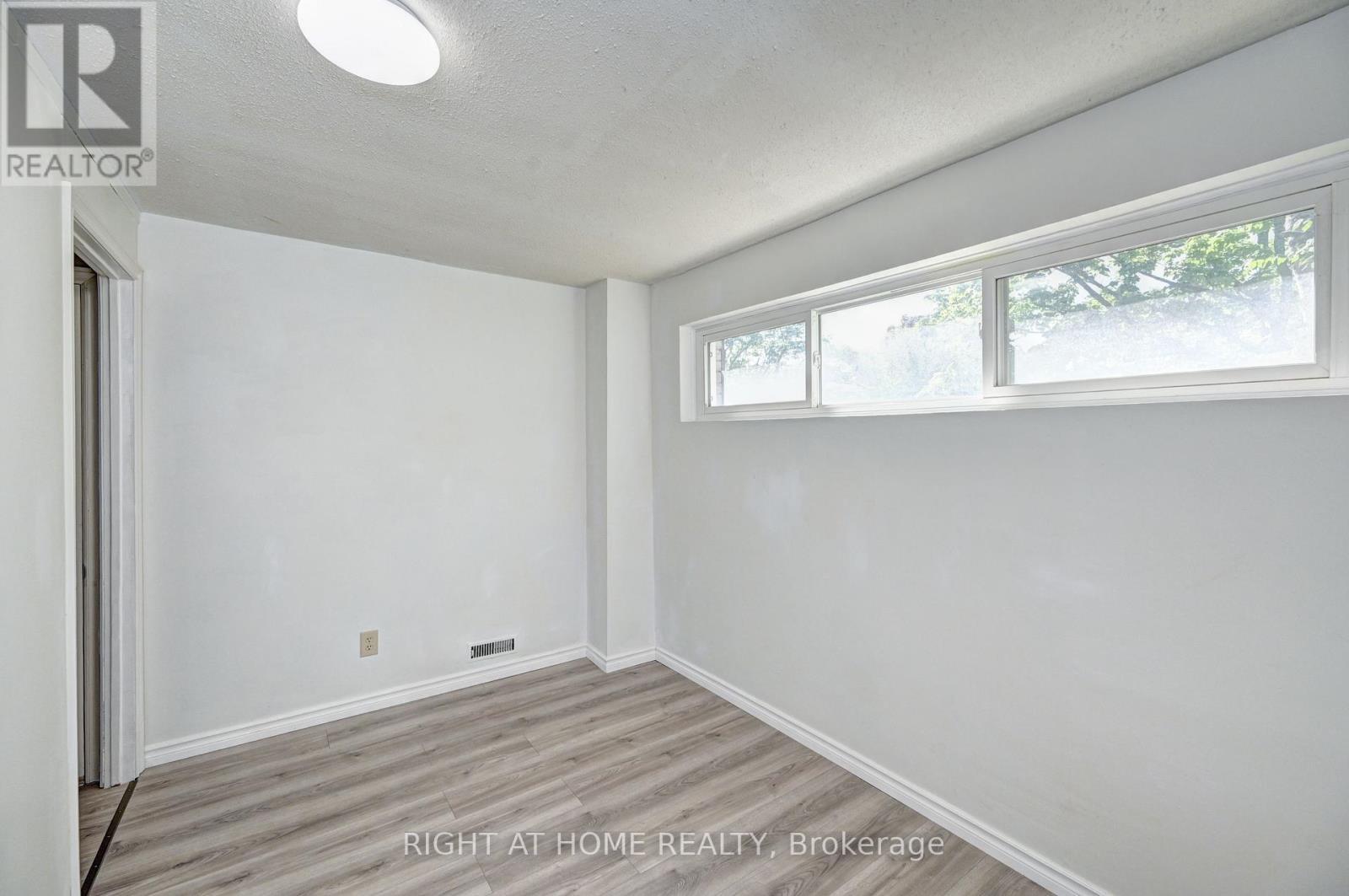 92 Pinemeadow Crescent, Waterloo, ON - Indoor Photo Showing Other Room