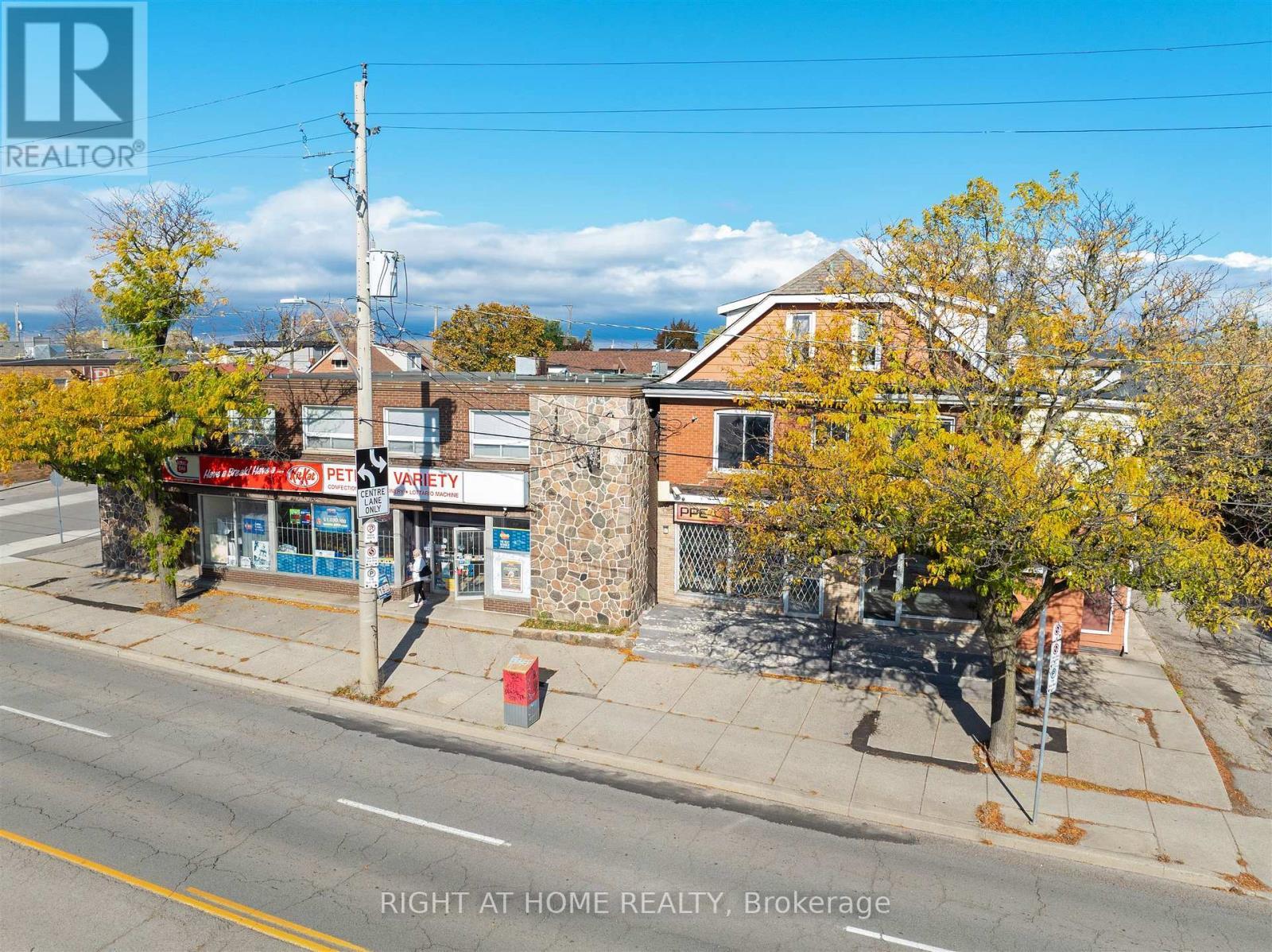 353 Queenston Road, Hamilton, ON - Outdoor