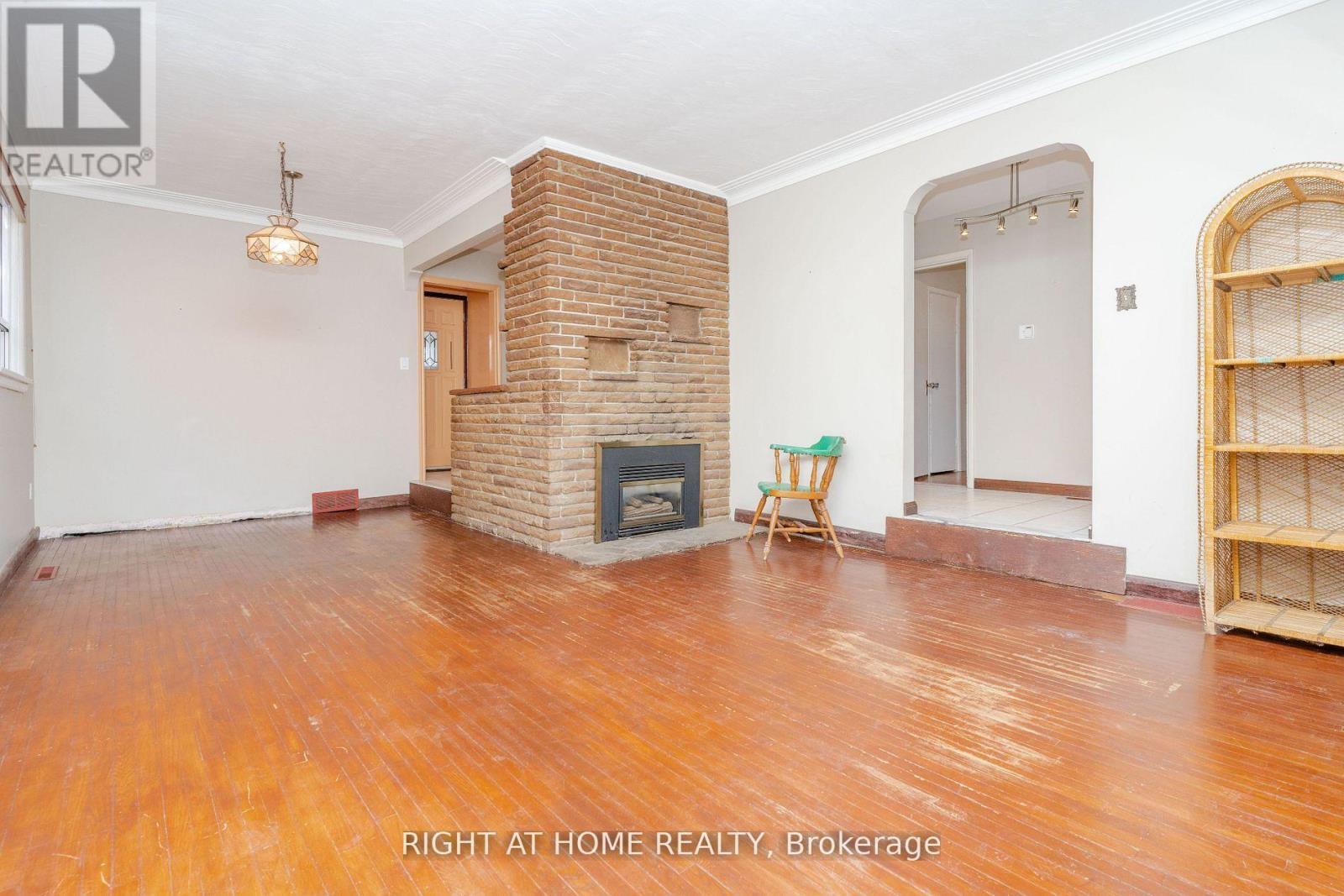 1045 Deta Road, Mississauga, ON - Indoor Photo Showing Living Room With Fireplace