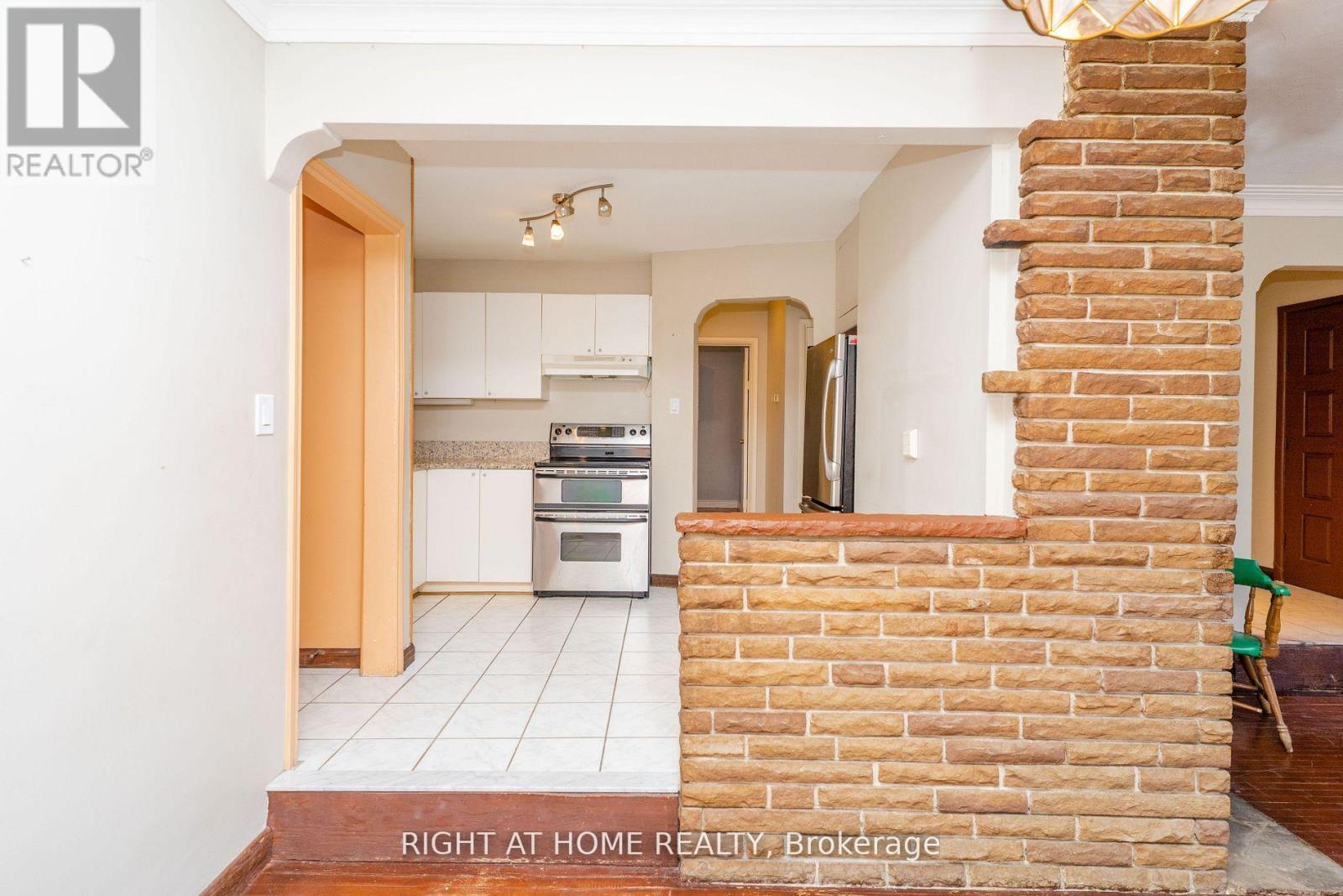 1045 Deta Road, Mississauga, ON - Indoor