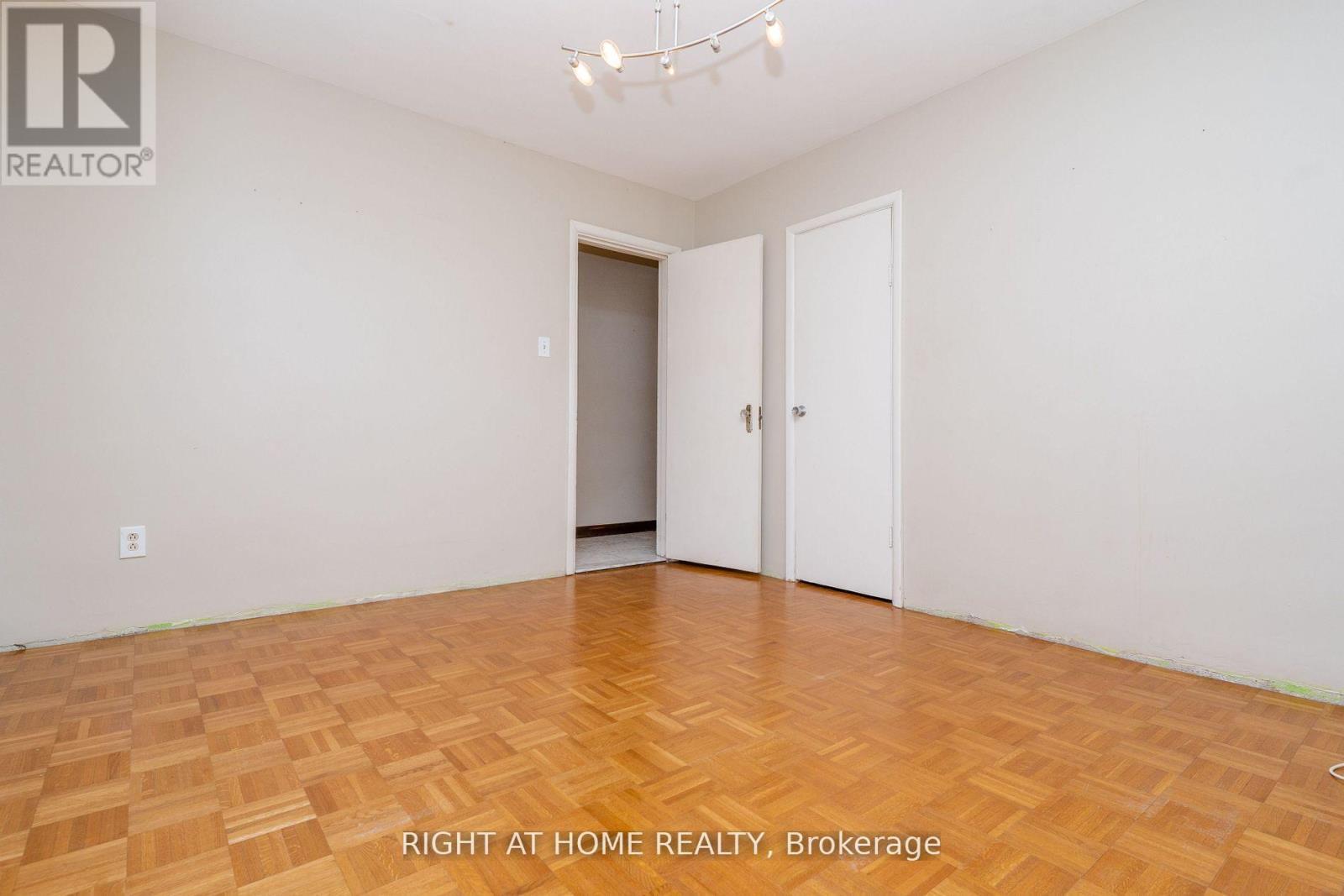 1045 Deta Road, Mississauga, ON - Indoor Photo Showing Other Room