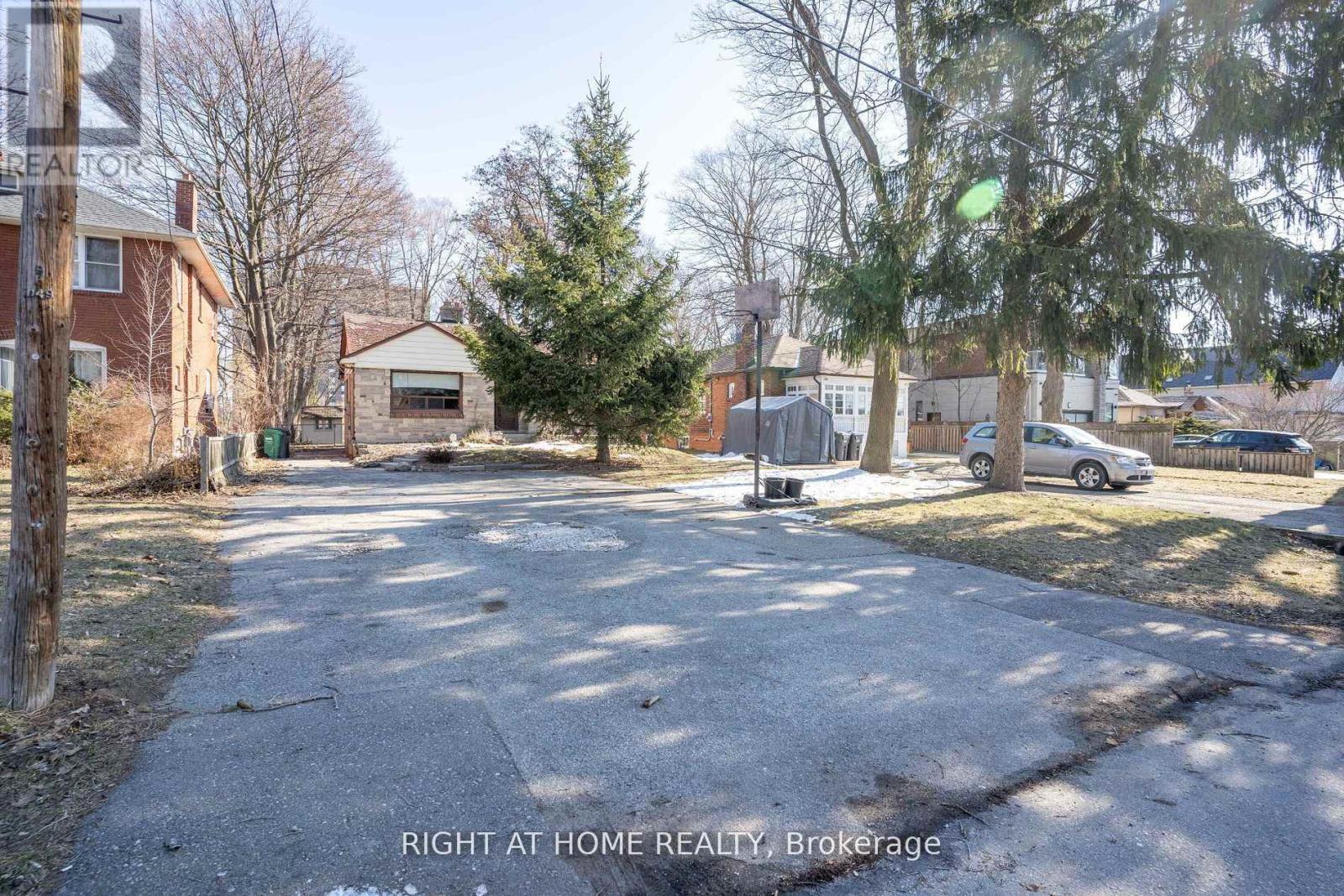 1045 Deta Road, Mississauga, ON - Outdoor