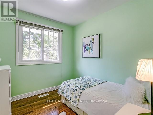 273 Kenwood Avenue, Burlington, ON - Indoor Photo Showing Bedroom