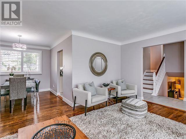 273 Kenwood Avenue, Burlington, ON - Indoor Photo Showing Living Room