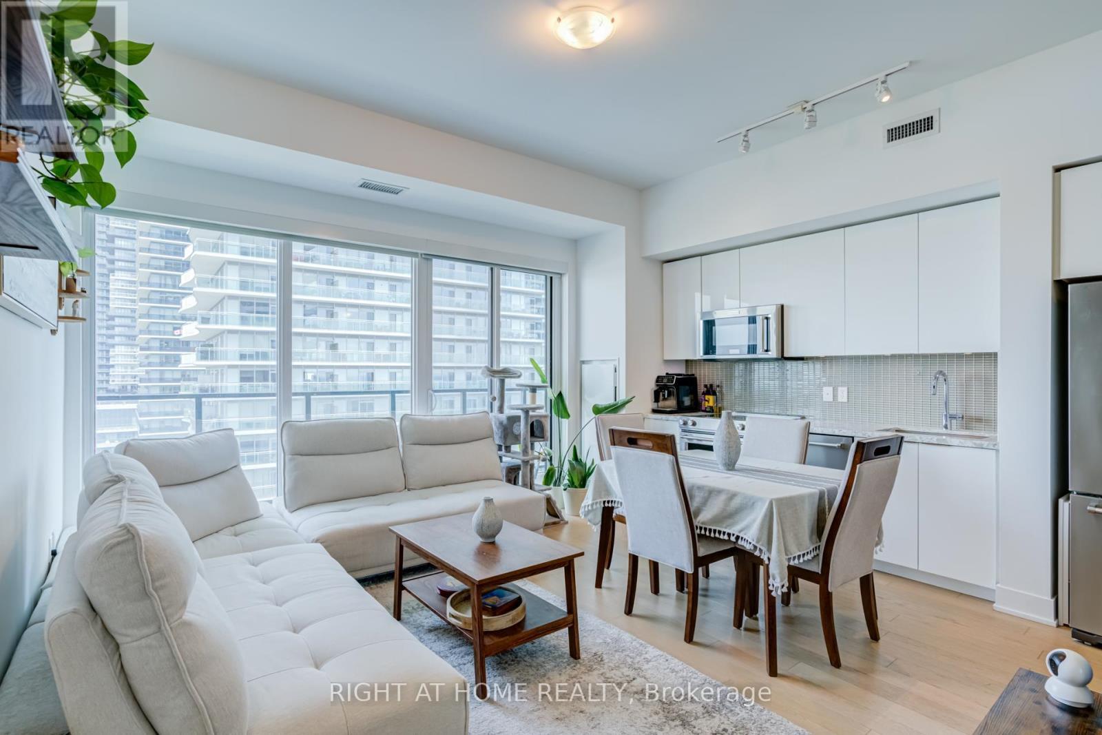 1413 - 30 Shore Breeze Drive, Toronto, ON - Indoor Photo Showing Other Room