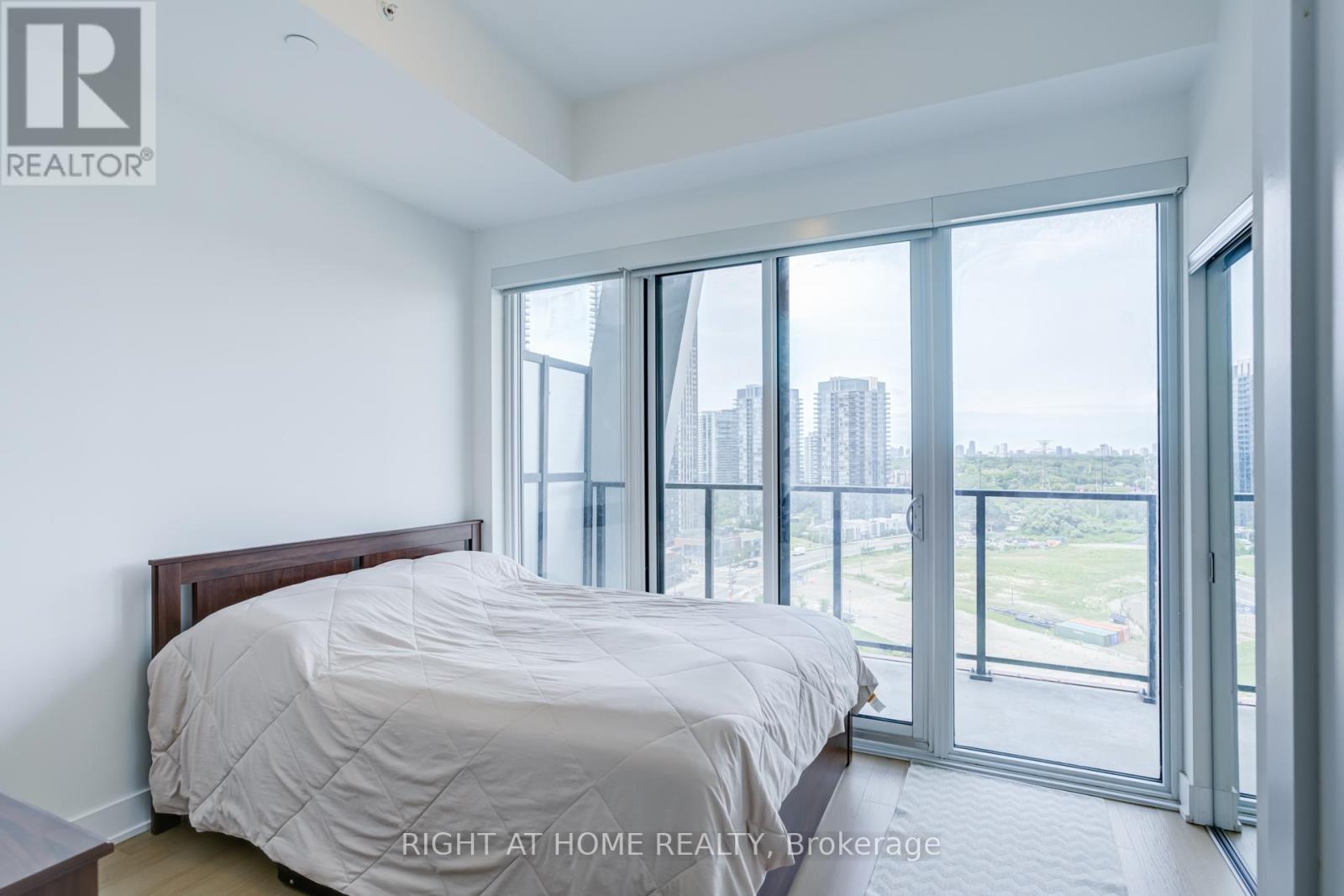 1413 - 30 Shore Breeze Drive, Toronto, ON - Indoor Photo Showing Bedroom