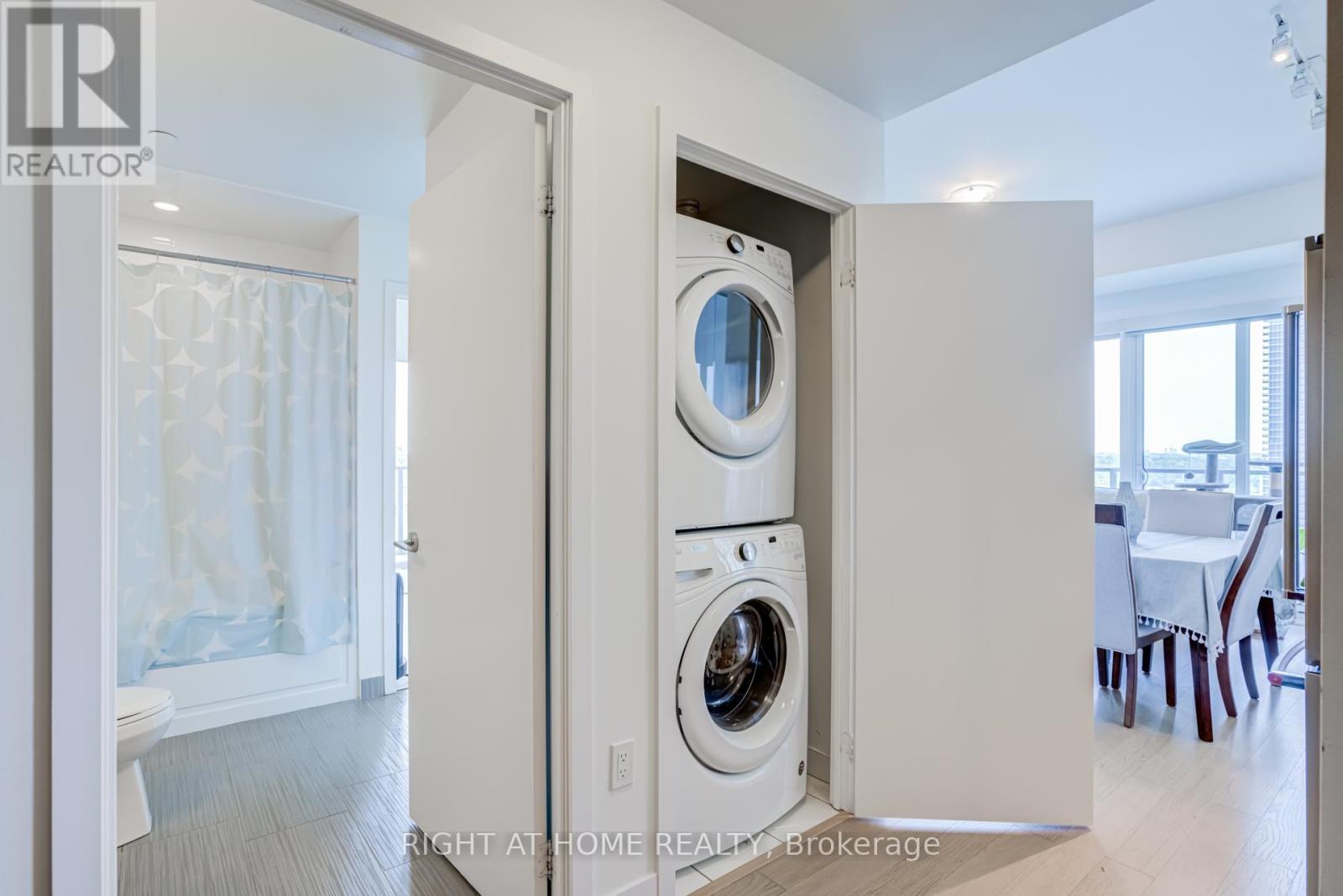 1413 - 30 Shore Breeze Drive, Toronto, ON - Indoor Photo Showing Laundry Room