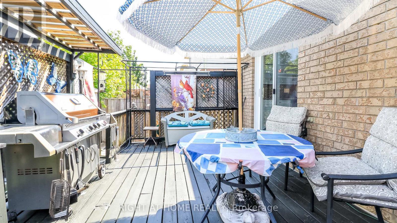 Natural Gas BBQ included - 36 Benjamin Lane, Barrie, ON - Outdoor With Deck Patio Veranda With Exterior