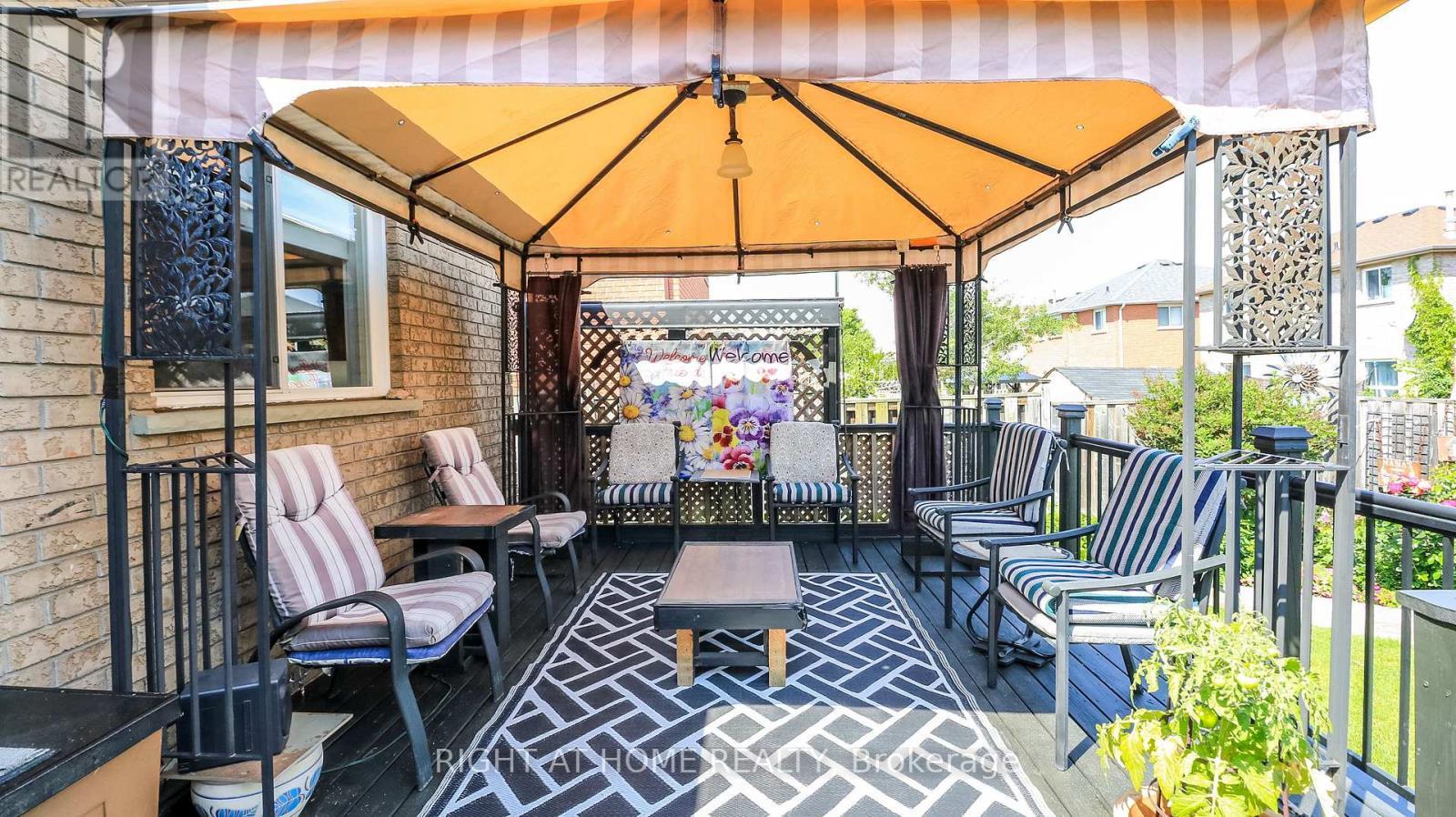 Gazebo for shade and privacy - 36 Benjamin Lane, Barrie, ON - Outdoor With Deck Patio Veranda With Exterior