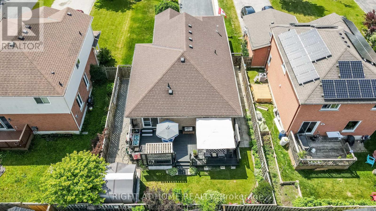 Pride of Ownership - 36 Benjamin Lane, Barrie, ON - Outdoor