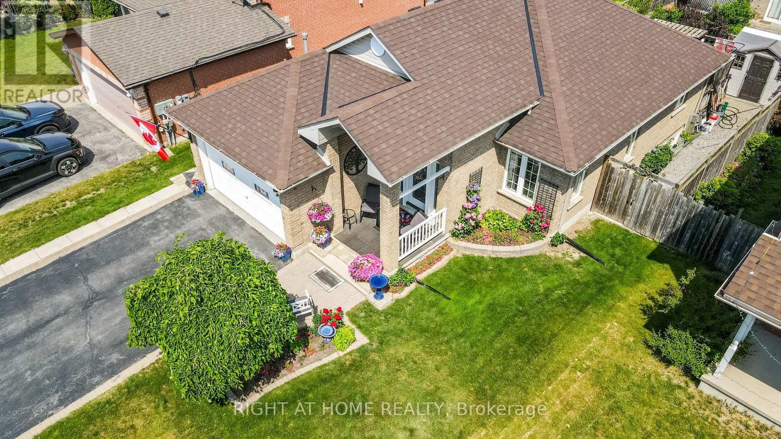Newer Roof - 36 Benjamin Lane, Barrie, ON - Outdoor