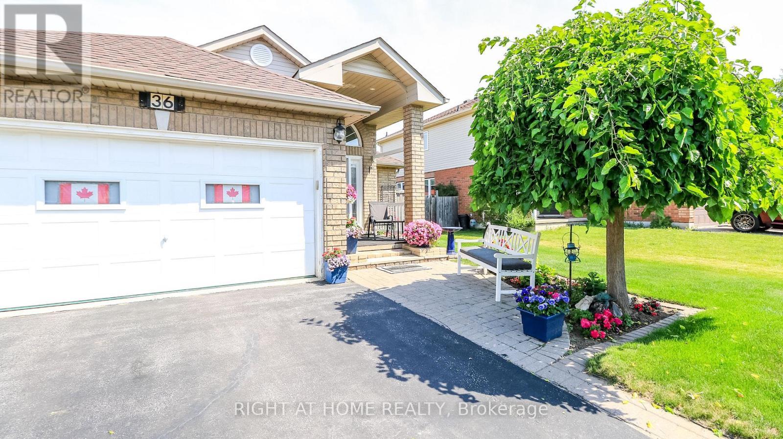 Unistone Walkway - 36 Benjamin Lane, Barrie, ON - Outdoor
