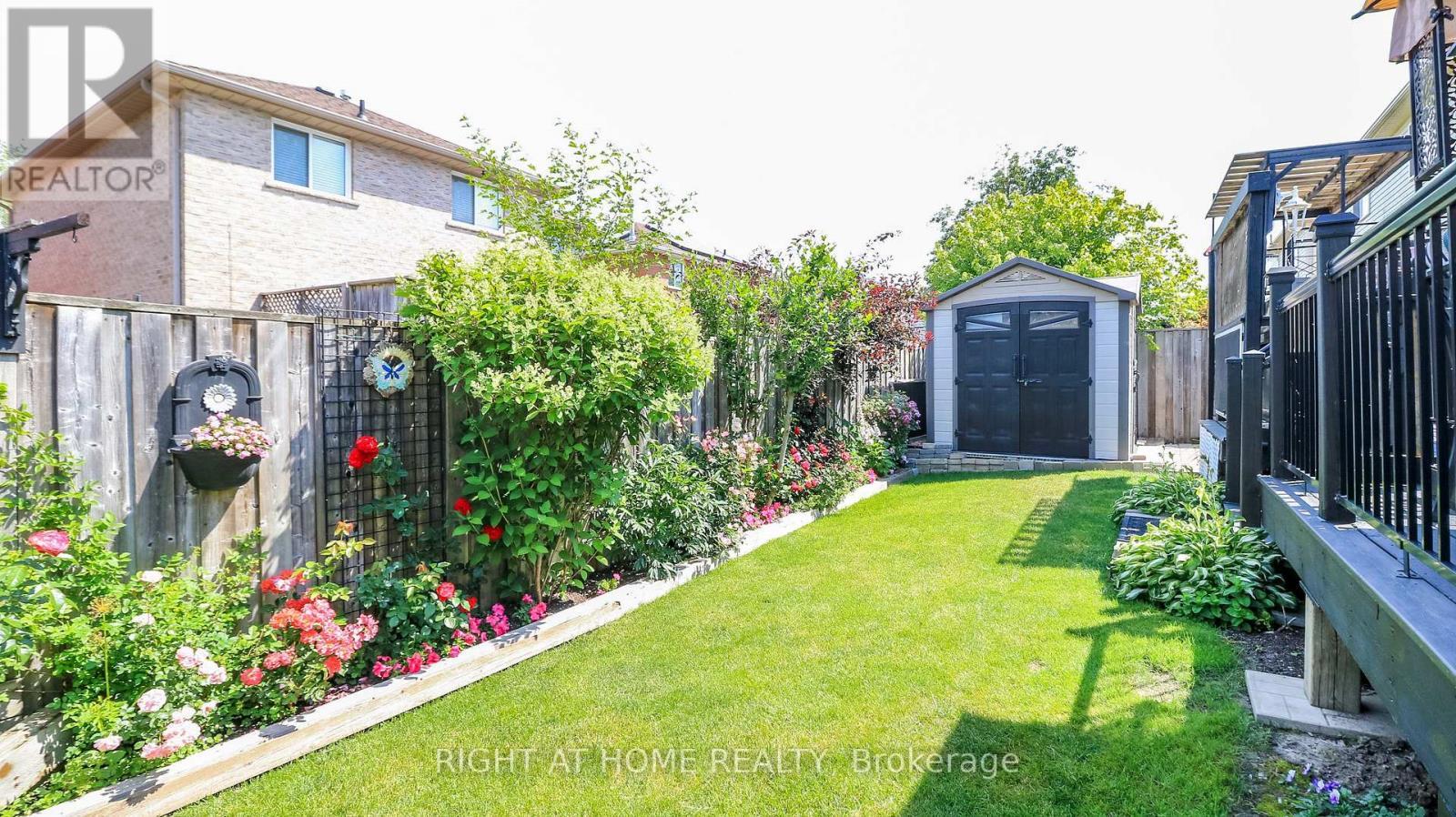 Stunning Gardens - 36 Benjamin Lane, Barrie, ON - Outdoor