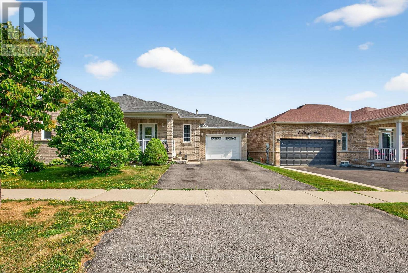 3 Player Drive, Barrie, ON - Outdoor With Facade