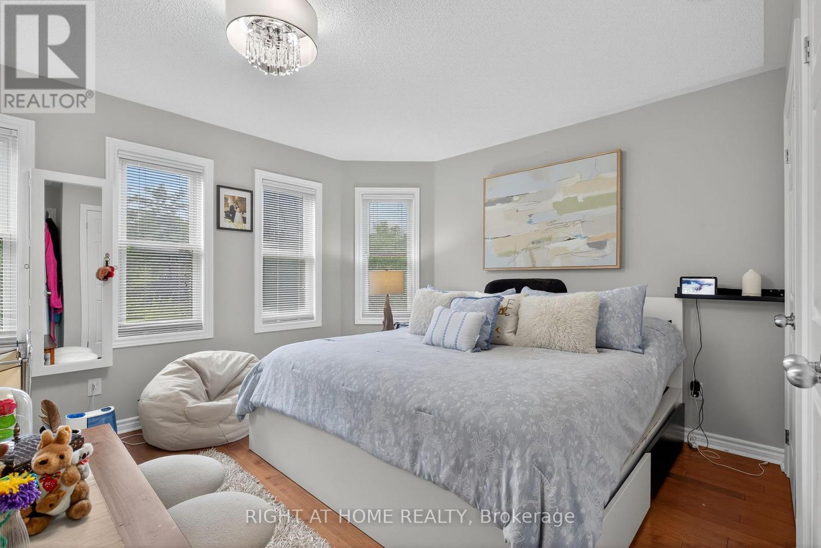 3 Player Drive, Barrie, ON - Indoor Photo Showing Bedroom