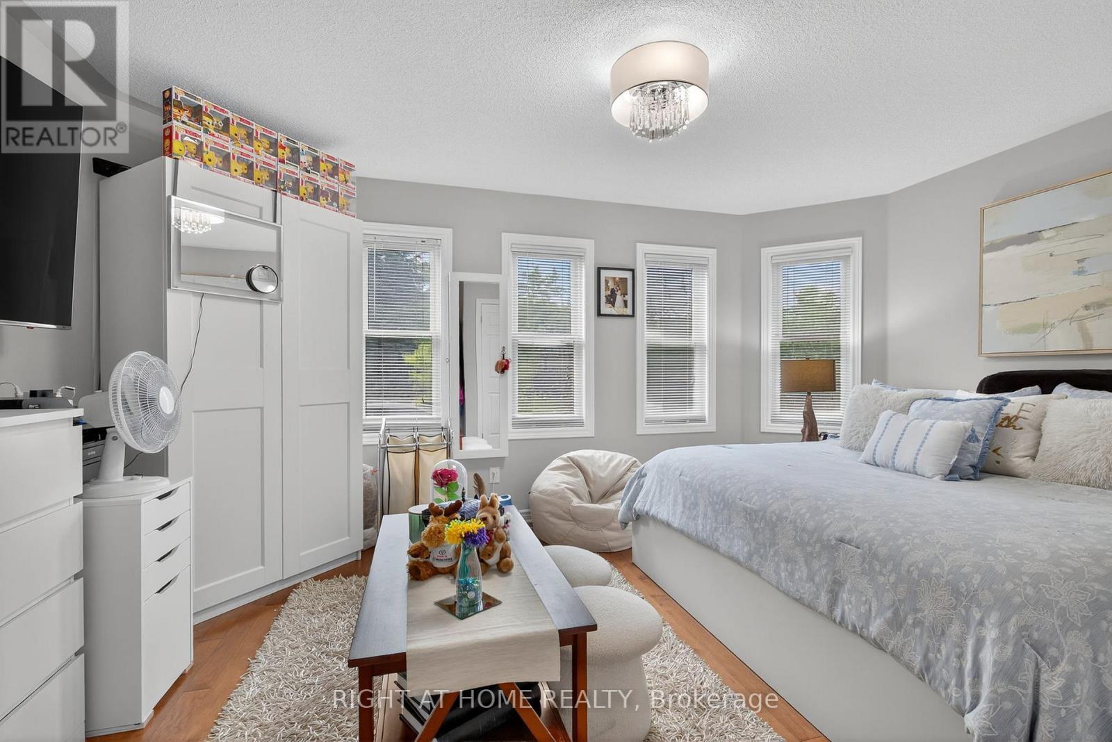 3 Player Drive, Barrie, ON - Indoor Photo Showing Bedroom