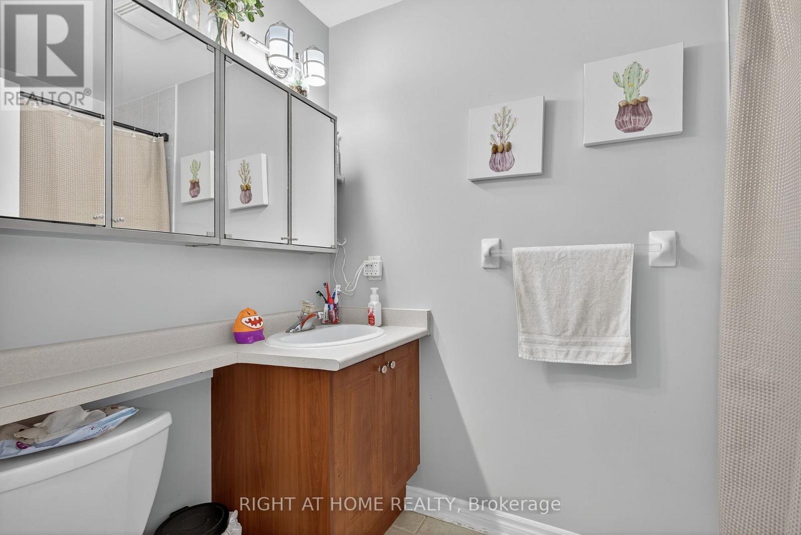 3 Player Drive, Barrie, ON - Indoor Photo Showing Bathroom