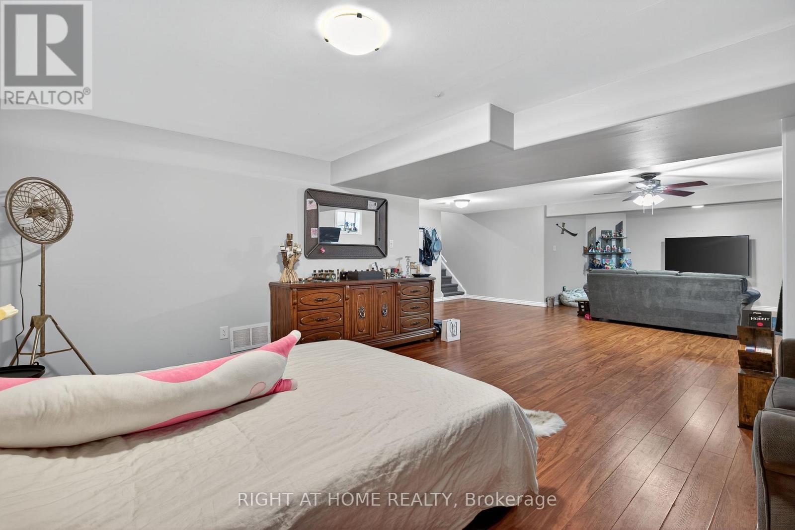 3 Player Drive, Barrie, ON - Indoor Photo Showing Bedroom