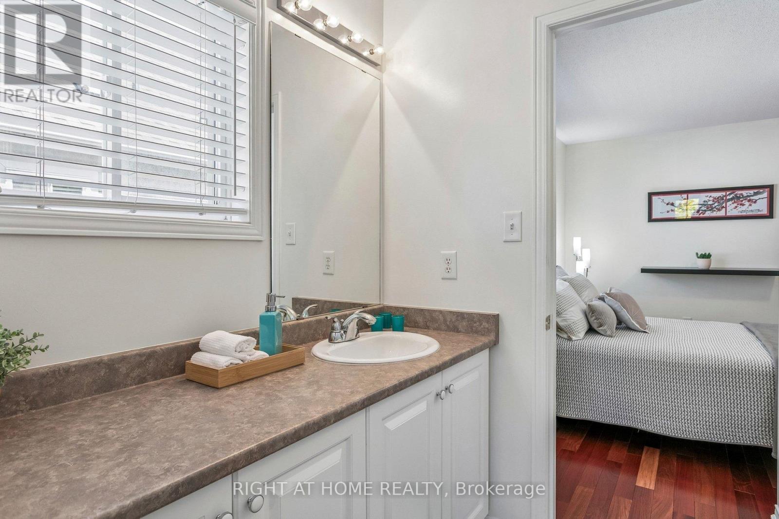 4263 Couples Crescent, Burlington, ON