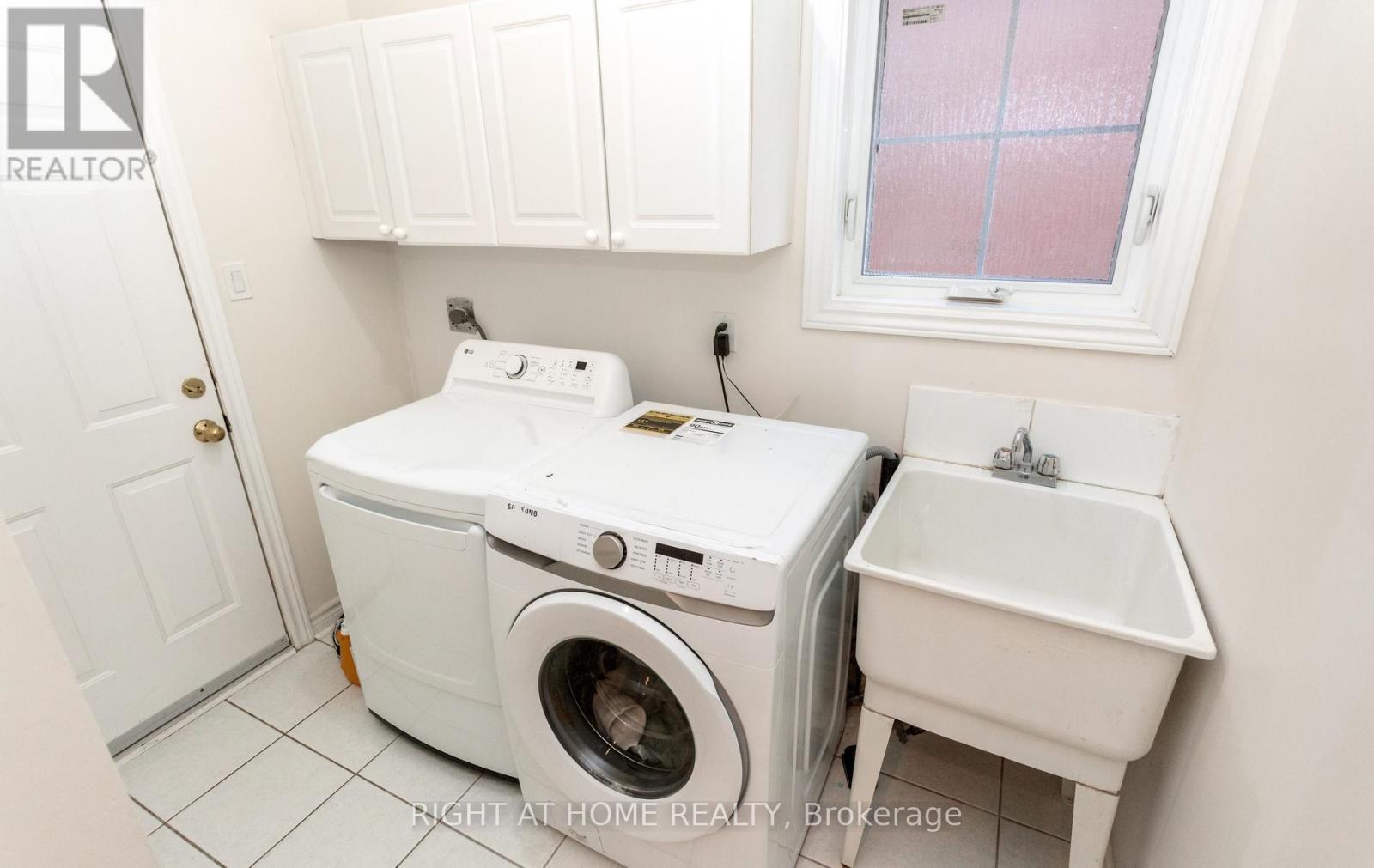 3081 Baron Drive, Mississauga, ON - Indoor Photo Showing Laundry Room