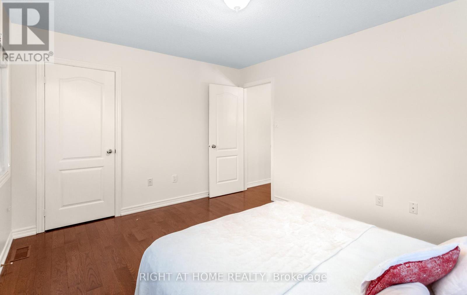 3081 Baron Drive, Mississauga, ON - Indoor Photo Showing Bedroom