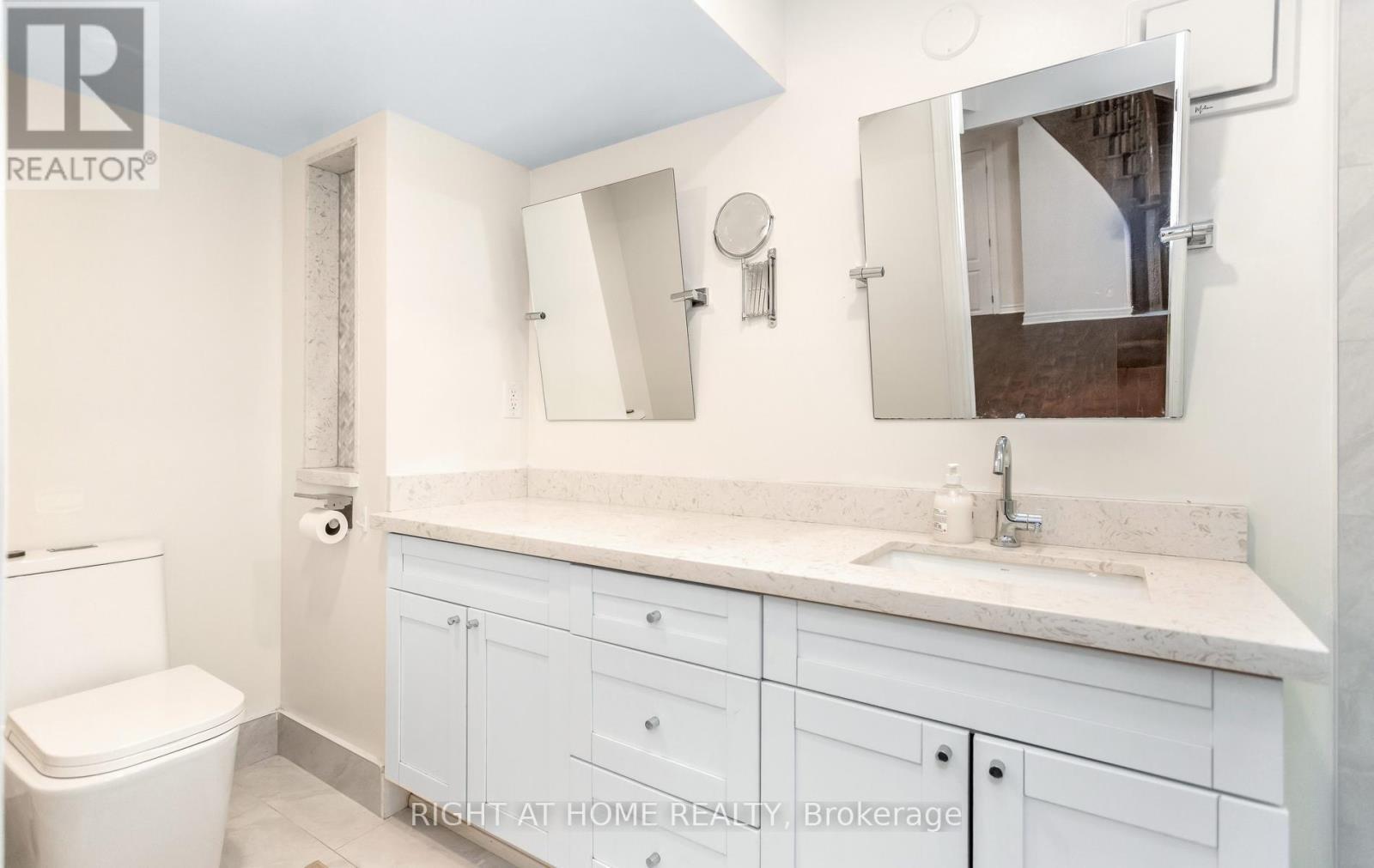 3081 Baron Drive, Mississauga, ON - Indoor Photo Showing Bathroom