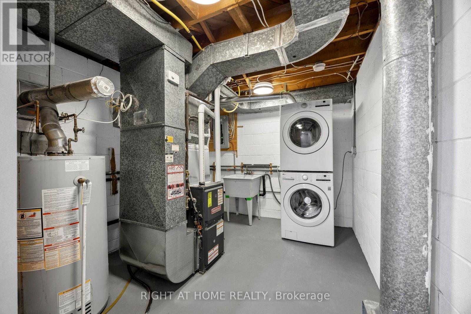 46 Tidefall Drive, Toronto, ON - Indoor Photo Showing Laundry Room