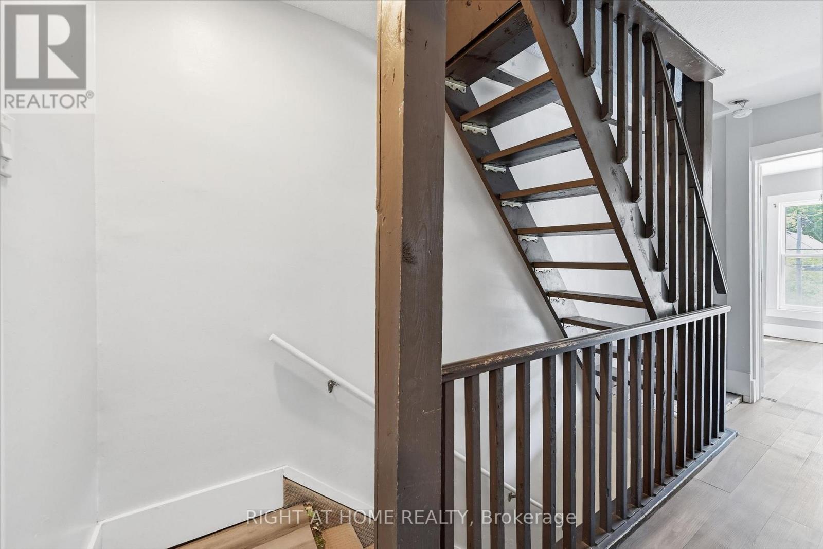 343 Cumberland Avenue, Hamilton, ON - Indoor Photo Showing Other Room