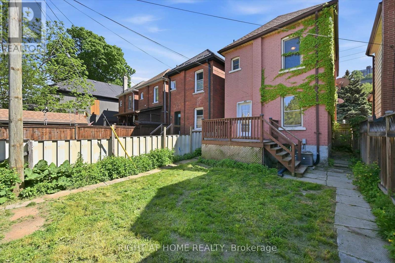 343 Cumberland Avenue, Hamilton, ON - Outdoor