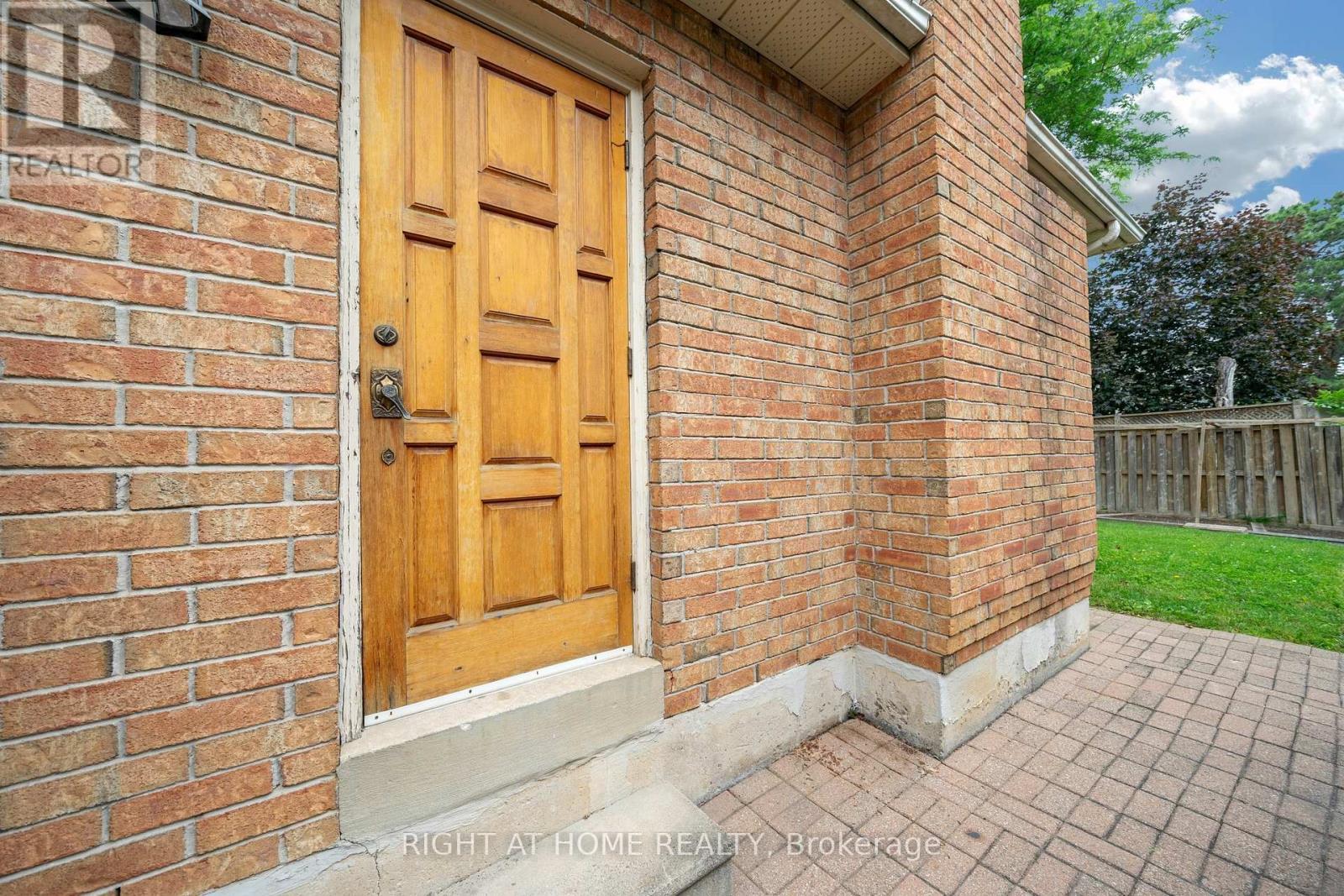 2573 Oshkin Court, Mississauga, ON - Outdoor With Exterior