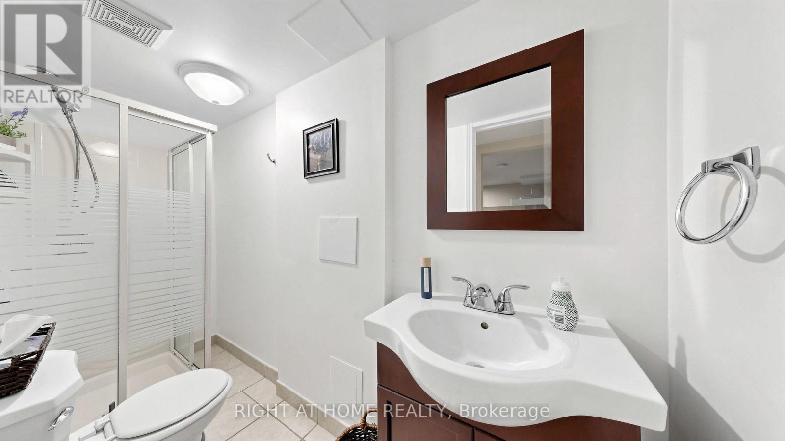 4 Harper Way, Markham, ON - Indoor Photo Showing Bathroom