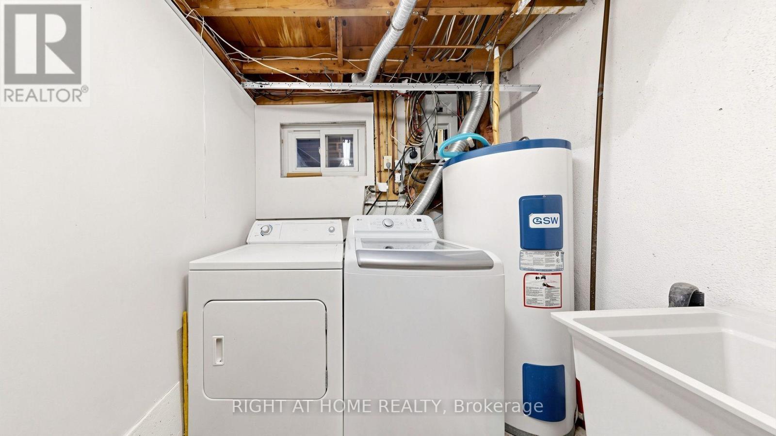 4 Harper Way, Markham, ON - Indoor Photo Showing Laundry Room