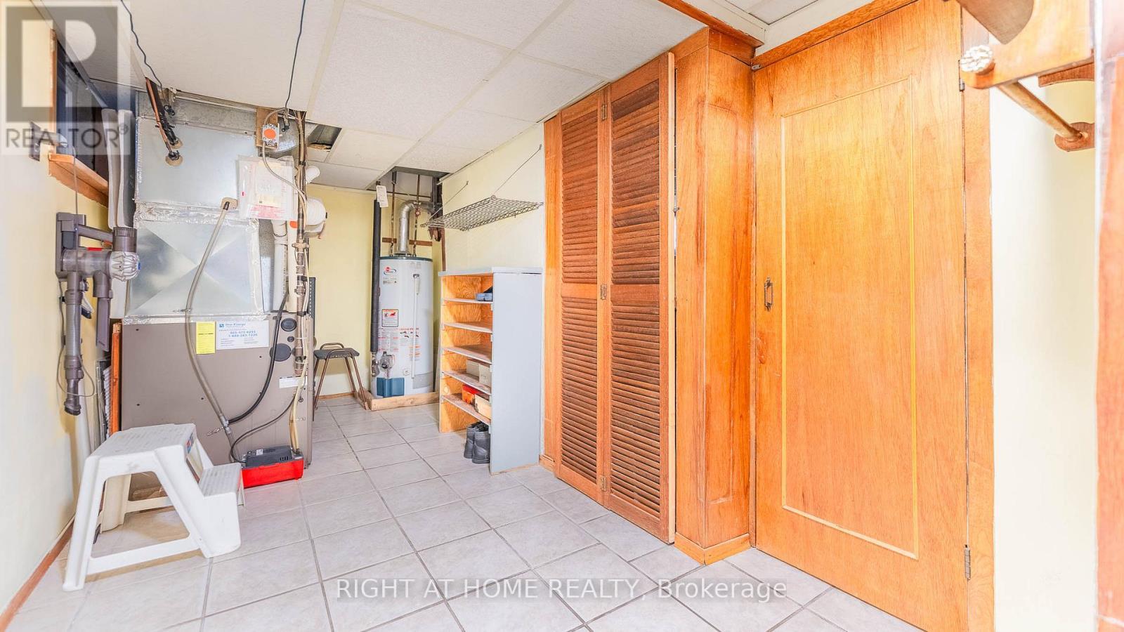 82 Tower Drive, Toronto, ON - Indoor Photo Showing Basement