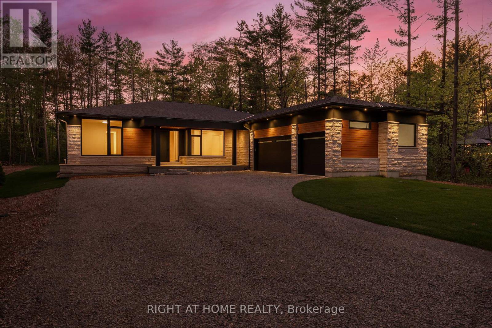 1318 Tiny Beaches Rd S Road, Tiny, ON - Outdoor