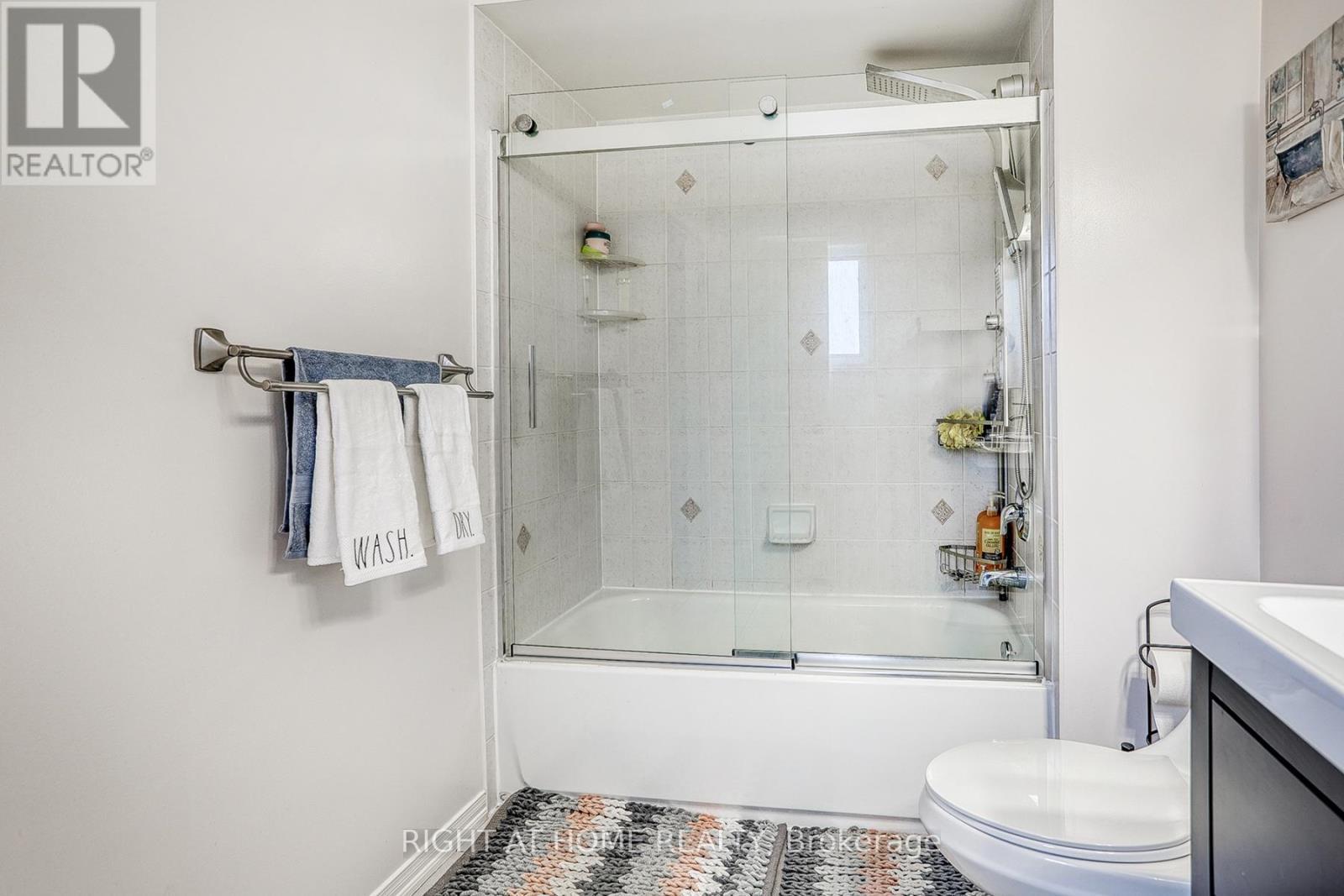 75 Carpendale Crescent, Ajax, ON - Indoor Photo Showing Bathroom