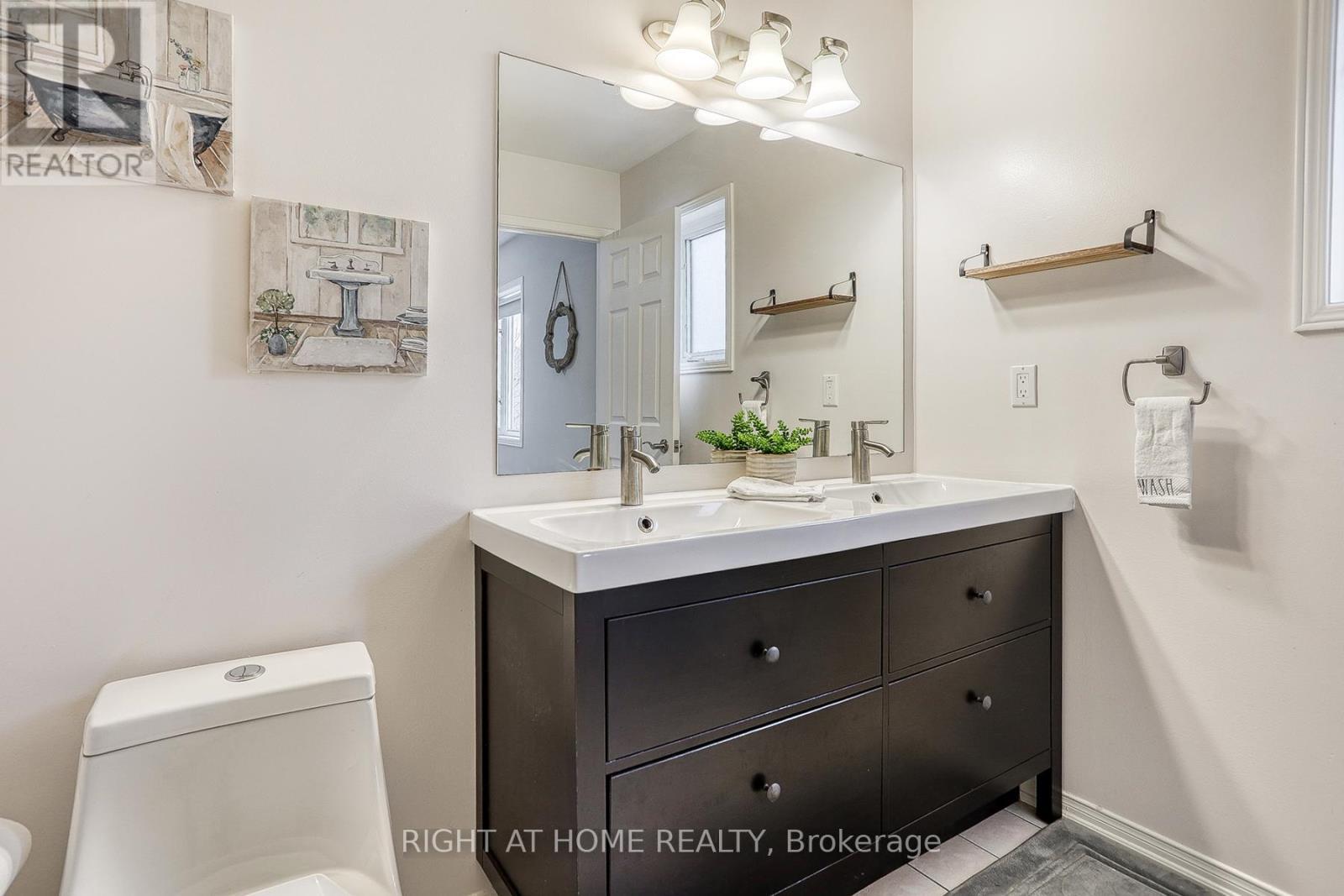 75 Carpendale Crescent, Ajax, ON - Indoor Photo Showing Bathroom
