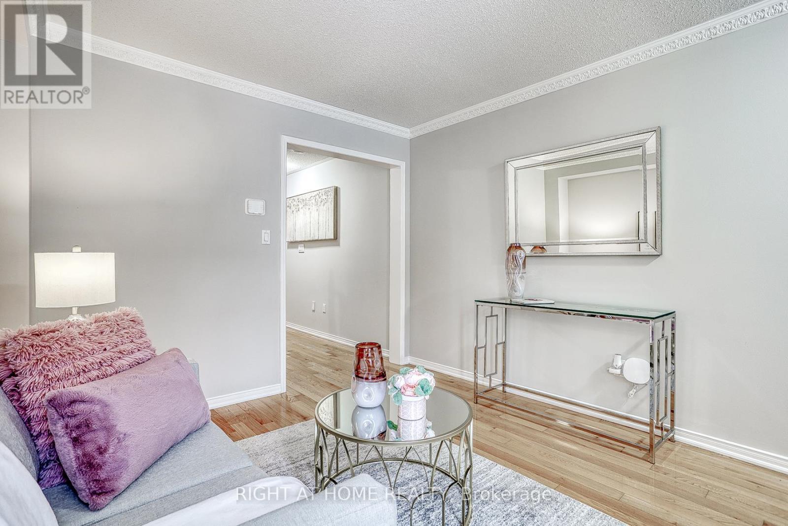 75 Carpendale Crescent, Ajax, ON - Indoor