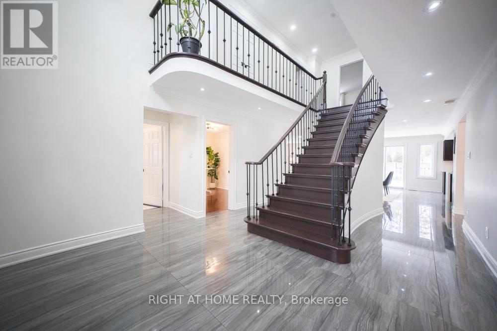 2088 Perran Drive, Mississauga, ON - Indoor Photo Showing Other Room