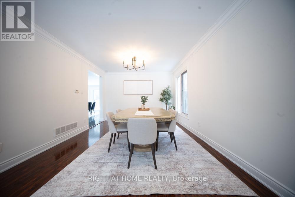 2088 Perran Drive, Mississauga, ON - Indoor Photo Showing Dining Room