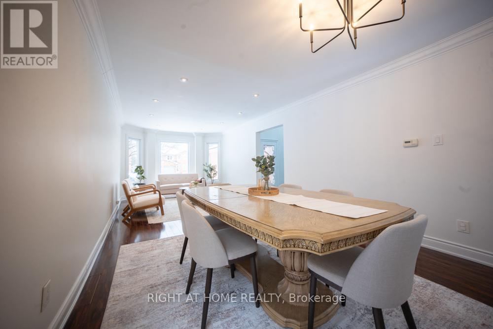 2088 Perran Drive, Mississauga, ON - Indoor Photo Showing Dining Room
