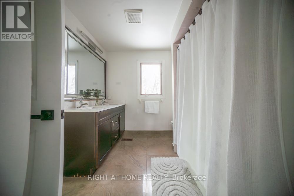 2088 Perran Drive, Mississauga, ON - Indoor