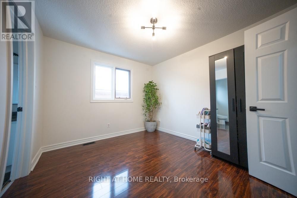2088 Perran Drive, Mississauga, ON - Indoor Photo Showing Other Room