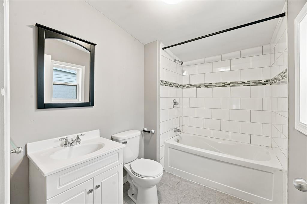 13 Mcfarlane Street, St. John'S, NL - Indoor Photo Showing Bathroom