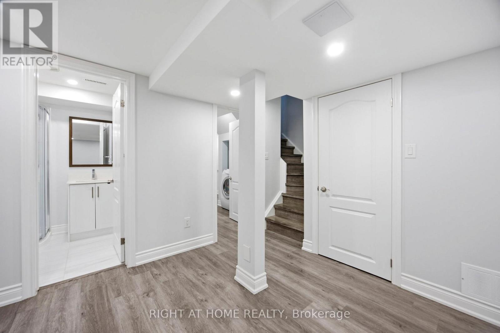 1064 Pepperidge Cross, Mississauga, ON - Indoor Photo Showing Other Room