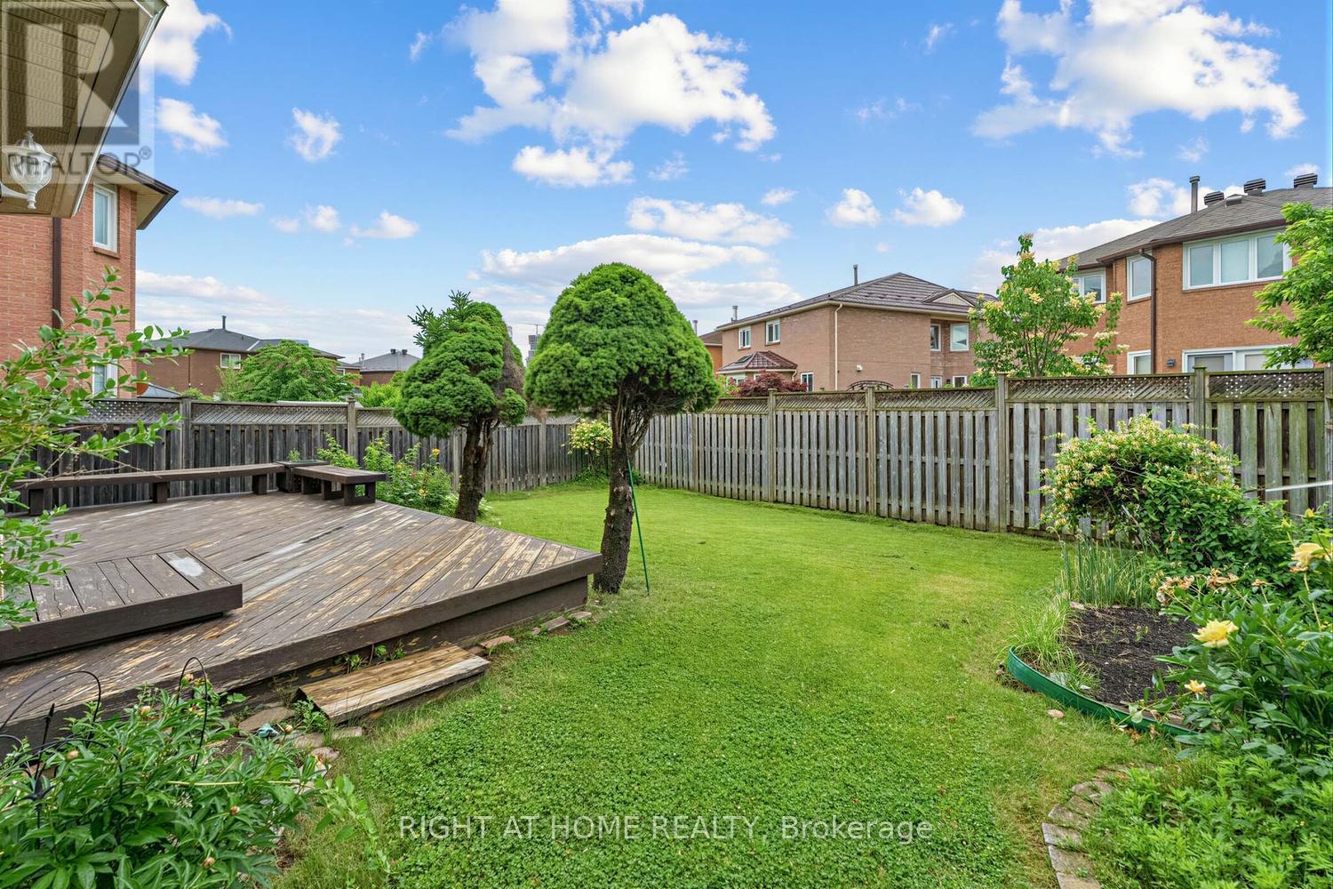 208 Kingsbridge Garden Circle, Mississauga, ON - Outdoor With Deck Patio Veranda