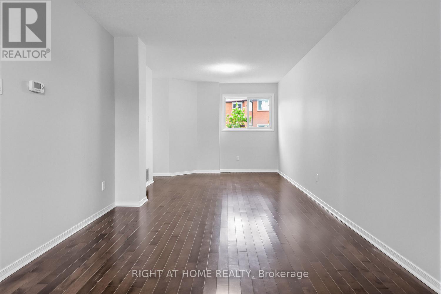 208 Kingsbridge Garden Circle, Mississauga, ON - Indoor Photo Showing Other Room