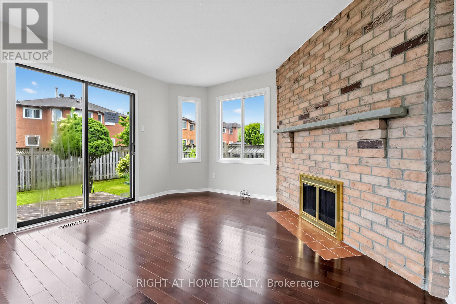 208 Kingsbridge Garden Circle, Mississauga, ON - Indoor With Fireplace