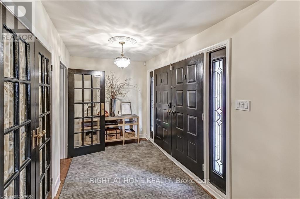 3021 Lakeshore Road, Burlington, ON - Indoor Photo Showing Other Room